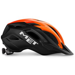 το Crossover είναι πλούσιο σε χαρακτηριστικά, όπως το ενσωματωμένο δίχτυ στους εμπρός αεραγωγούς, για να μην περνάνε έντομα μέσα στο κράνος.