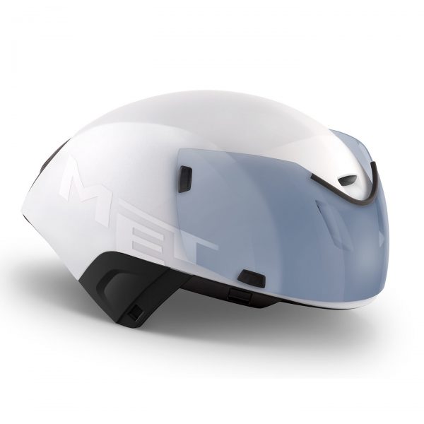 Κράνος_MET_Τριάθλου_Codatronca_Black_Red_Glossy_4 Η εμπρός όψη του Codatronca έχει φαρδύ σχεδιασμό για να κατευθύνει τον αέρα πάνω από τους ώμους του αναβάτη, μια φυσική περιοχή αναταράξεων που δημιουργεί αντίσταση.