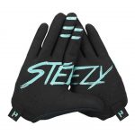 Η Handup έχει δημιουργήσει αυτά τα ποιοτικά γάντια, μόνο και μόνο για να τα λερώσεις.