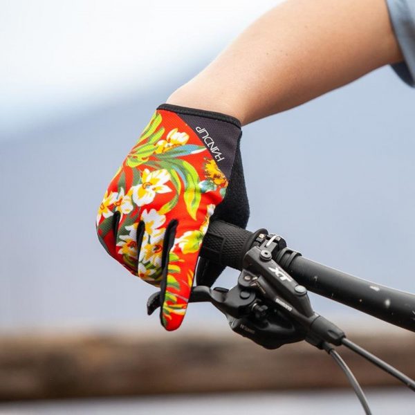 Γάντια_Handup_Red_Floral_4 Η Handup έχει δημιουργήσει αυτά τα ποιοτικά γάντια, μόνο και μόνο για να τα λερώσεις.