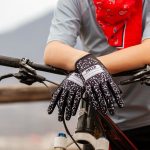 Η Handup έχει δημιουργήσει αυτά τα ποιοτικά γάντια, μόνο και μόνο για να τα λερώσεις.