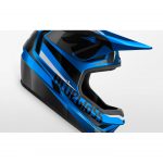 Το Legit είναι ένα κράνος, εφοδιασμένο με χαρακτηριστικά που έχουν εμπνευστεί από το αγωνιστικό τμήμα της Bluegrass.