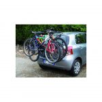 Η σχάρα Biki είναι πολύ εύκολη στη χρήση, αφού τοποθετείται στο πορτμπαγκάζ του αυτοκινήτου με ιμάντες.