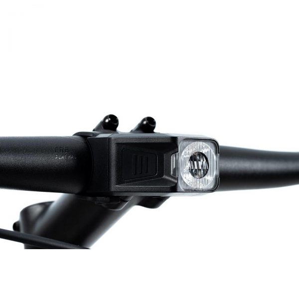 Φως_Ποδηλάτου_Εμπρόσθιο_Acid_Front_Light_Pro_30_4 Ο ασύμμετρος σχεδιασμός του, του επιτρέπει να τοποθετηθεί στο κέντρο του τιμονιού για να πέφτει η δέσμη φωτός ακριβώς εμπρός.