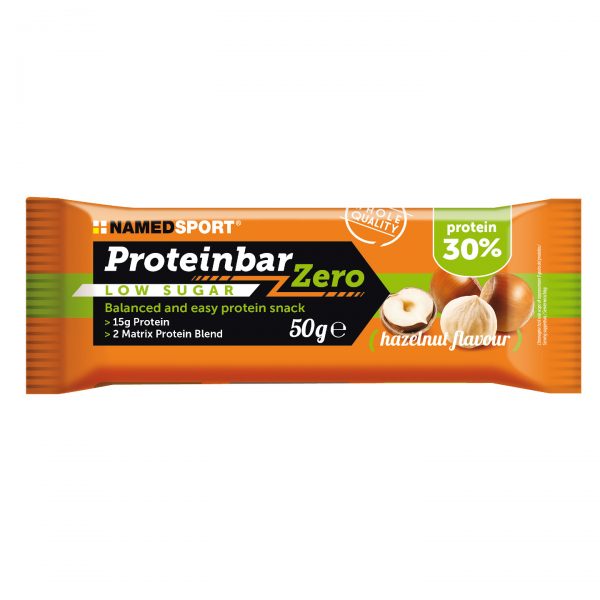 Μπάρα_Πρωτεΐνης_Named_Sport_Proteinbar_Zero_Hazelnut_50gr_1 Μπάρα πρωτεΐνης με 30% πρωτεΐνη γάλακτος, χαμηλή σε ζάχαρη, με ηλιέλαιο ψυχρής πίεσης, επικαλυμμένη με μαύρη σοκολάτα.