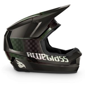 Το Legit είναι ένα κράνος, εφοδιασμένο με χαρακτηριστικά που έχουν εμπνευστεί από το αγωνιστικό τμήμα της Bluegrass.